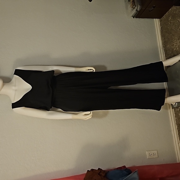 GAP Black Satin Sleeveless V-Neck Tie Waist Formal Jumpsuit Large Petite - Picture 2 of 13